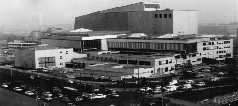 Staatsbibliothek Preußischer Kulturbesitz, Berlin, Weiterbearbeitung des Wettbewerbsentwurfes 228 (Künstlergästehaus siehe Werkverzeichnis 235). Staatsbibliothek Preußischer Kulturbesitz, Berlin
