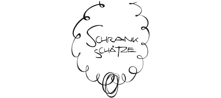 Schrank-Schätze 1, Nach der schon länger zurückliegenden "Schrank-Wanderschaft" öffnen wir heute in der ehemaligen Waschküche im Keller des Hauses Schminke eine neue Schrank-Ausstellung. Sie soll den Beginn einer ganzen Serie einläuten, die wir "Schrank-Schätze" genannt haben. Schrank-Schätze 1